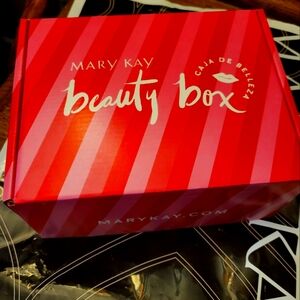 Mary Kay Beauty Box Pampering Spa
